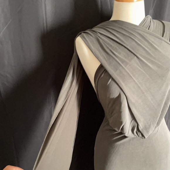 Green infinity dress. - Picture 5 of 10